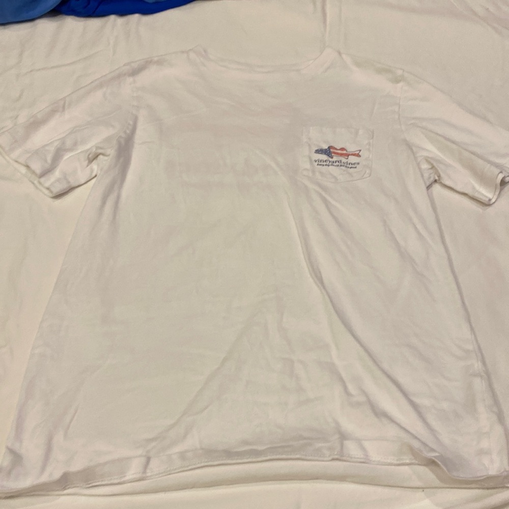 Boys vineyard, vines, white pocketed T-shirt, size medium